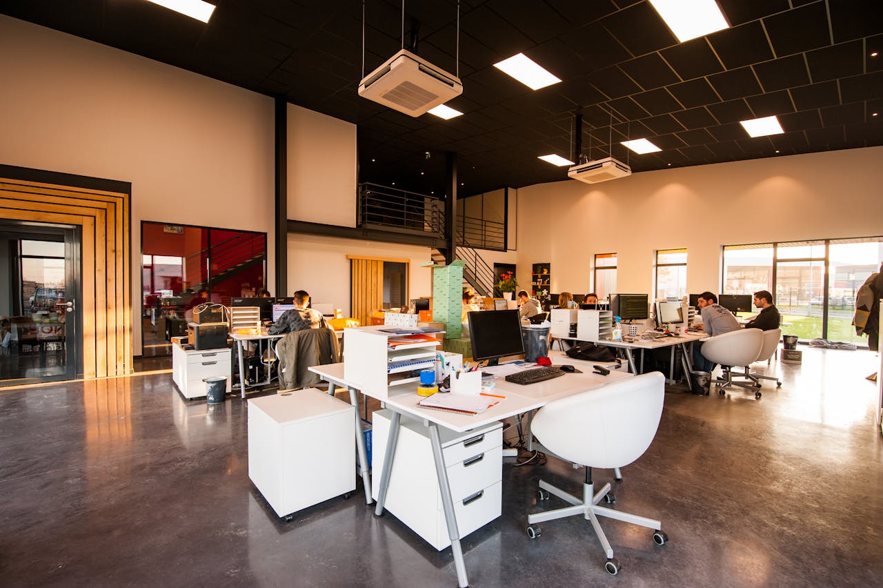 Which is Better: Using a Marketing Agency vs In-house?
